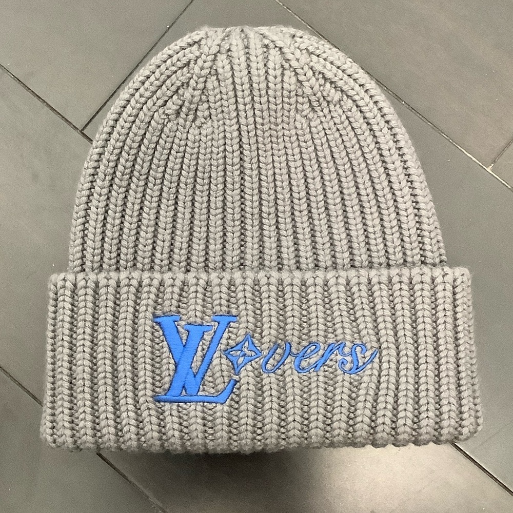 Louis Vuitton Light Grey Wool Beanie with Blue LV Logo Embroidery M7816A